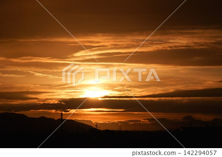 夏日清晨的天空 夏日清晨的天空 142294057