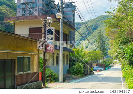 Shimobe Onsen, Yamanashi Prefecture Shimobe Onsen, Yamanashi Prefecture 142294137