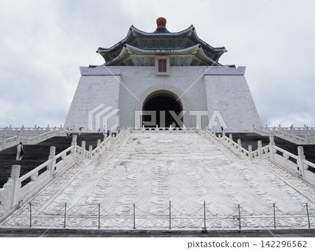 Chiang Kai-shek Memorial Hall, a historical building in Taipei. 142296562