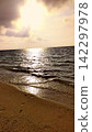 A walk on a private beach on the west coast of Okinawa Prefecture, just after 4 PM on April. 142297978