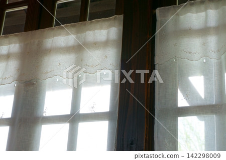 Cute white cafe curtains Cute white cafe curtains 142298009