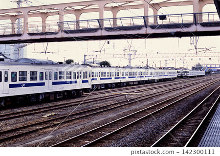 2008: A group of 415 series electric trains in temporary storage. 2008: A group of 415 series electric trains in temporary storage. 142300111
