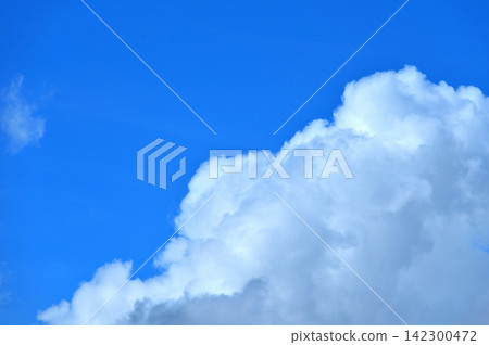 夏天的藍天白雲 夏天的藍天白雲 142300472