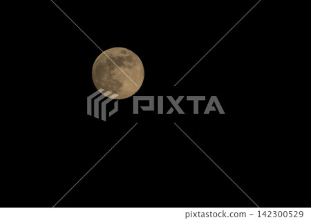 full Moon in dark night sky full Moon in dark night sky 142300529