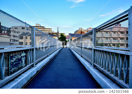 位於東京品川區的白金三道橋，因是電視劇的拍攝地而聞名。 142301566