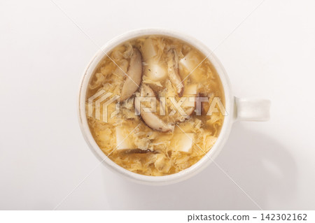 Chinese soup (shiitake mushrooms, tofu, egg) Chinese soup (shiitake mushrooms, tofu, egg) 142302162