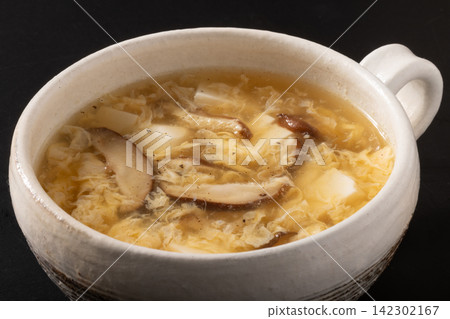 Chinese soup (shiitake mushrooms, tofu, egg) Chinese soup (shiitake mushrooms, tofu, egg) 142302167