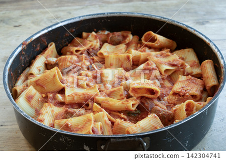 Baked pasta al forno in pan Baked pasta al forno in pan 142304741