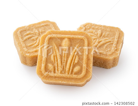 Mid-Autumn Festival, mooncake, mung bean cake, white base, back removed. Mid-Autumn Festival, mooncake, mung bean cake, white base, back removed. 142308502