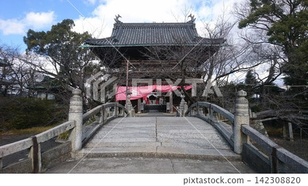 The Niomon Gate of Kasafukuji Temple/Kasadera Kannon! Nagoya City, Aichi Prefecture The Niomon Gate of Kasafukuji Temple/Kasadera Kannon! Nagoya City, Aichi Prefecture 142308820