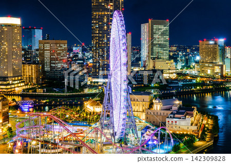 Night view of Yokohama's Minato Mirai district (from a guest room at the InterContinental Hotel) *Photographed in May 2026 Night view of Yokohama's Minato Mirai district (from a guest room at the InterContinental Hotel) *Photographed in May 2026 142309828
