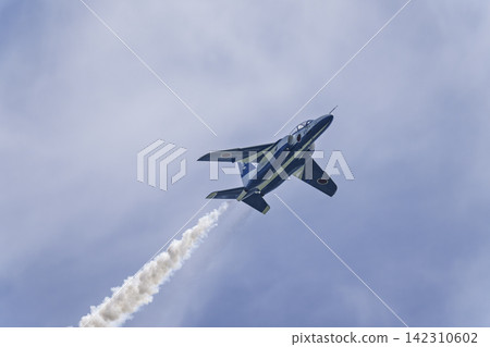 Summer blue sky and the Blue Impulse at Matsushima Air Base, Higashimatsushima City, Miyagi Prefecture Summer blue sky and the Blue Impulse at Matsushima Air Base, Higashimatsushima City, Miyagi Prefecture 142310602