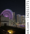 Night view of Minato Mirai seen from the train road 142311771
