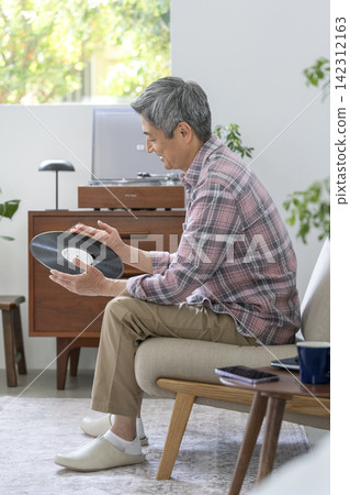 一位六十多歲的男子保持著一項紀錄 一位六十多歲的男子保持著一項紀錄 142312163