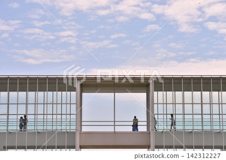 葛西臨海公園的玻璃封閉式觀景室 葛西臨海公園的玻璃封閉式觀景室 142312227