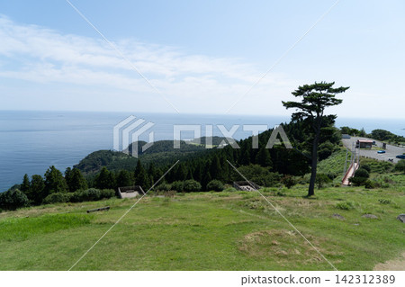 View of the Pacific Ocean from Oshika Gobansho Park in Ishinomaki City, Miyagi Prefecture View of the Pacific Ocean from Oshika Gobansho Park in Ishinomaki City, Miyagi Prefecture 142312389