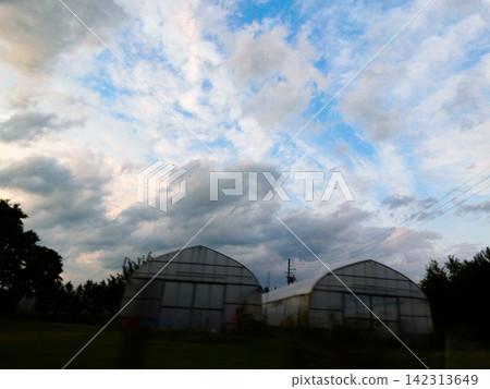 The early autumn weather in Hachimantai, Iwate Prefecture: a transitional period between summer and autumn. The early autumn weather in Hachimantai, Iwate Prefecture: a transitional period between summer and autumn. 142313649
