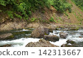山間溪流 142313667