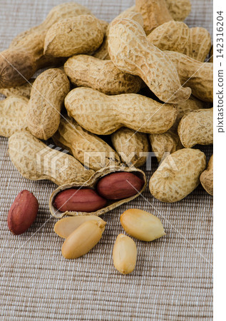 Peanuts Peanuts 142316204
