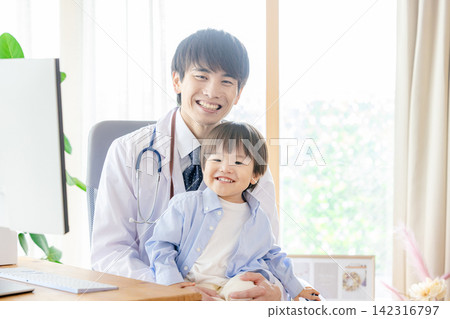 兒科醫生 142316797