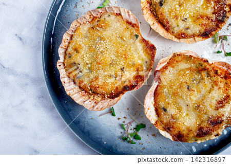 scallop shells, stuffed, baked with cheese, in the oven, julienne with scallops, scallop shells, stuffed, baked with cheese, in the oven, julienne with scallops, 142316897