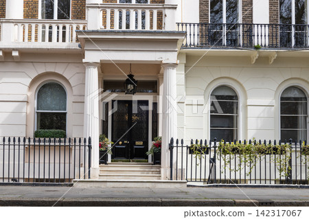 Classic British residential facade in Kensington, London, UK Classic British residential facade in Kensington, London, UK 142317067