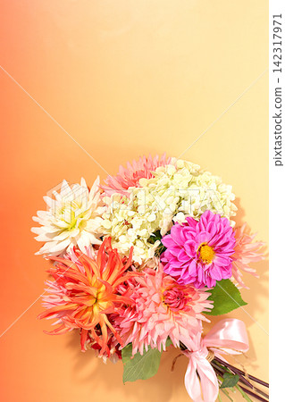 Autumn sunny banner with bouquet of dahlias, abstract floral arrangement and autumn still life with beautiful flowers, background and template for the screen,minimalist holiday concept,greeting card Autumn sunny banner with bouquet of dahlias, abstract floral arrangement and autumn still life with beautiful flowers, background and template for the screen,minimalist holiday concept,greeting card 142317971