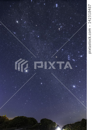 Winter astrophotography: Winter Diamond and winter constellations Winter astrophotography: Winter Diamond and winter constellations 142318487