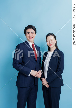 Suit men and women Suit men and women 142319337