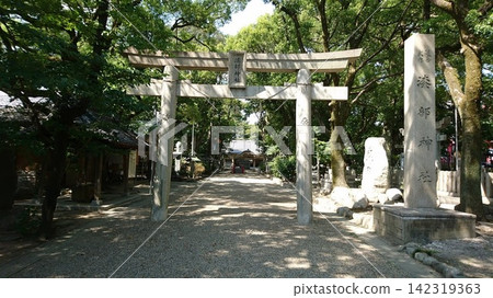 漆部神社的鳥居與神社名牌!愛知縣海市 漆部神社的鳥居與神社名牌!愛知縣海市 142319363
