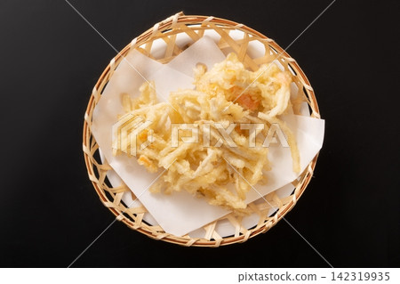 Burdock root tempura 142319935
