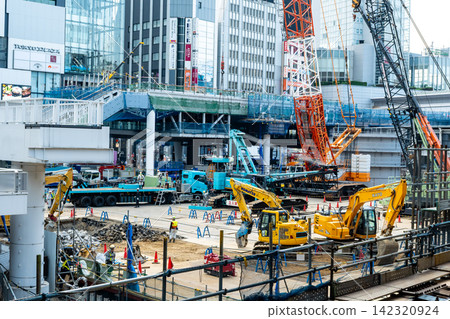 Shibuya Station West Exit under construction; pedestrian deck under construction; 2026.07 e-1 Shibuya Station West Exit under construction; pedestrian deck under construction; 2026.07 e-1 142320924