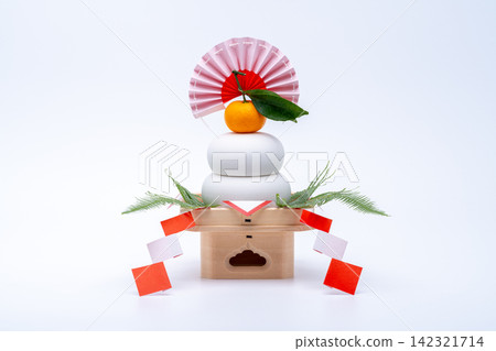 一張「火神餅」的照片,放在中心,背景為白色,底座較低 一張「火神餅」的照片,放在中心,背景為白色,底座較低 142321714