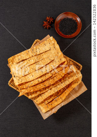 crispy Fried Sesame Pastry Traditional Snack Food crispy Fried Sesame Pastry Traditional Snack Food 142322836