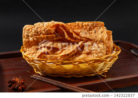 crispy Fried Sesame Pastry Traditional Snack Food crispy Fried Sesame Pastry Traditional Snack Food 142322837