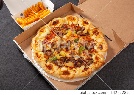 wagyu Beef Pizza with Sausage Stuffed Crust and Vegetables wagyu Beef Pizza with Sausage Stuffed Crust and Vegetables 142322893
