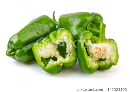 raw Green Bell Peppers Close Up raw Green Bell Peppers Close Up 142323193