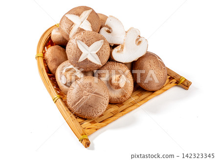 raw Shiitake Mushrooms with Cross Pattern Cut raw Shiitake Mushrooms with Cross Pattern Cut 142323345