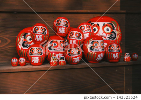 【勝王子寺】位於大阪深山之中,以達摩不倒翁聞名的神社!遍佈可愛達摩不倒翁的壯麗景色。 【勝王子寺】位於大阪深山之中,以達摩不倒翁聞名的神社!遍佈可愛達摩不倒翁的壯麗景色。 142323524