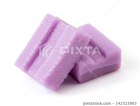 purple Grape Flavored Chewing Bubble Gum 142323903