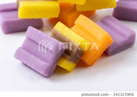 assorted Colorful Fruit Flavored Chewing Gums assorted Colorful Fruit Flavored Chewing Gums 142323908