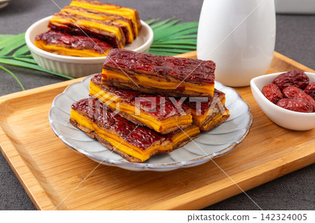 dried Red Dates Stuffed with Mango Slices dried Red Dates Stuffed with Mango Slices 142324005