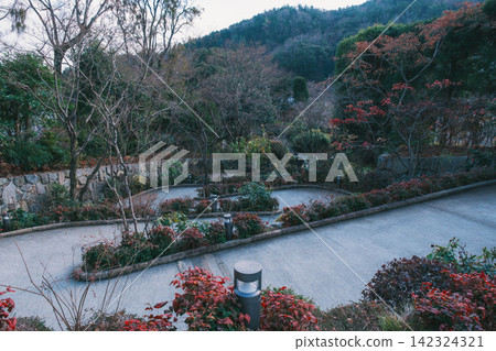 【勝王寺】位於大阪深山之中,以達摩不倒翁聞名的寺廟!歷史悠久的寺廟景色。 【勝王寺】位於大阪深山之中,以達摩不倒翁聞名的寺廟!歷史悠久的寺廟景色。 142324321