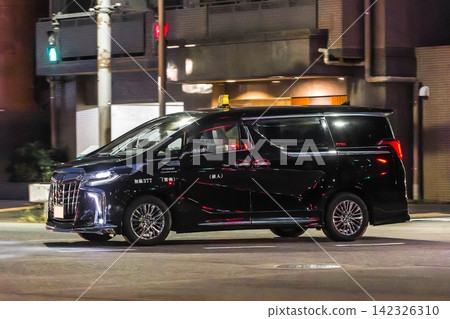 Private taxi Private taxi 142326310