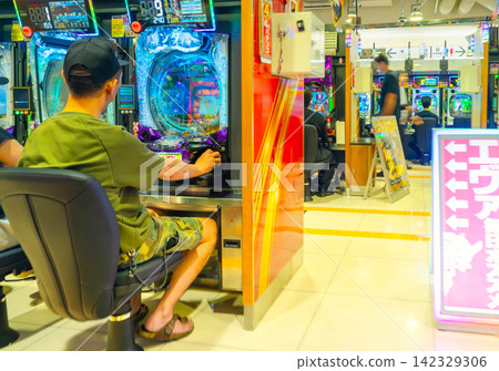 彈珠機遊戲廳圖片 彈珠機遊戲廳圖片 142329306