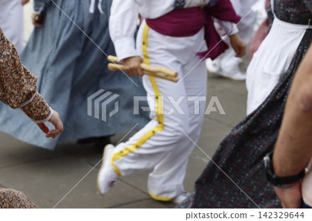 Basque folk march in the street Basque folk march in the street 142329644