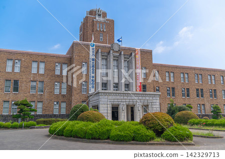 茨城縣三之丸政府大樓外觀及橫幅 [茨城縣水戶市三之丸] 142329713
