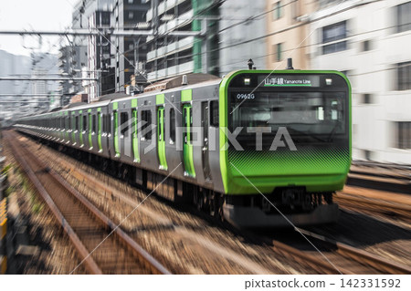 JR東E235系列山手線 142331592