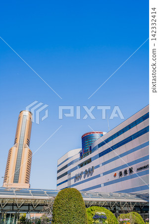 從靜岡縣濱松市眺望JR濱松站和Act City濱松購物中心 從靜岡縣濱松市眺望JR濱松站和Act City濱松購物中心 142332414