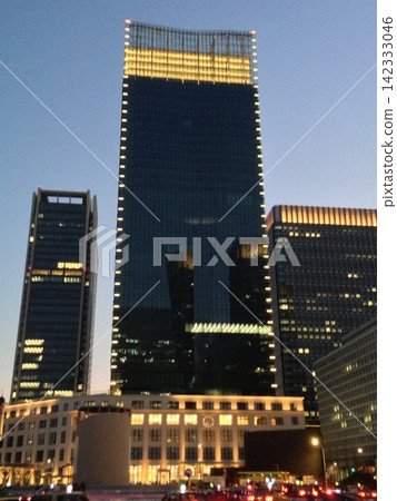 發光的建築物 發光的建築物 142333046